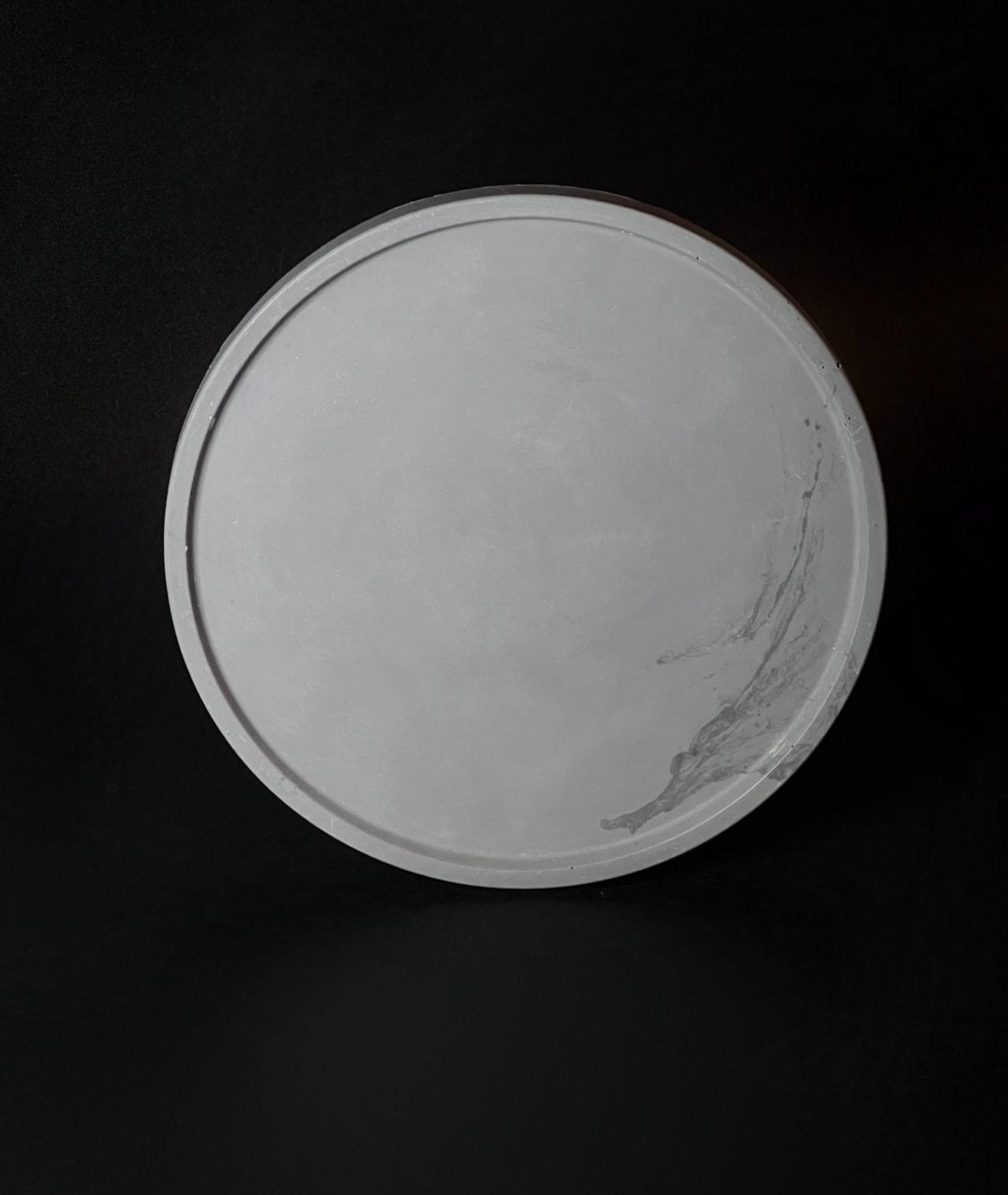 Apvalus padėklas I Grey marble with black lines