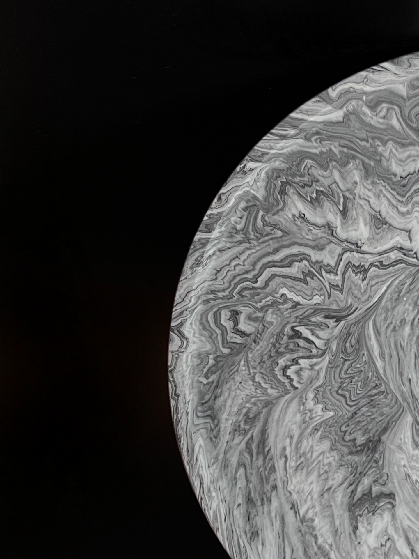 Apvalus padėklas I Grey intensive marble