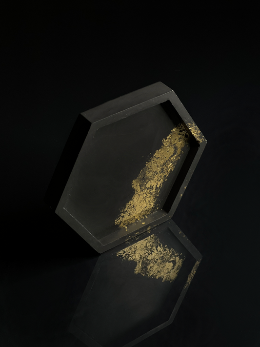Šešiakampis padėklas I Black with gold dust